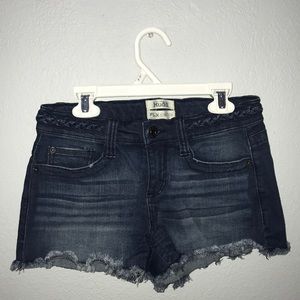 Mudd jean shorts with belt design